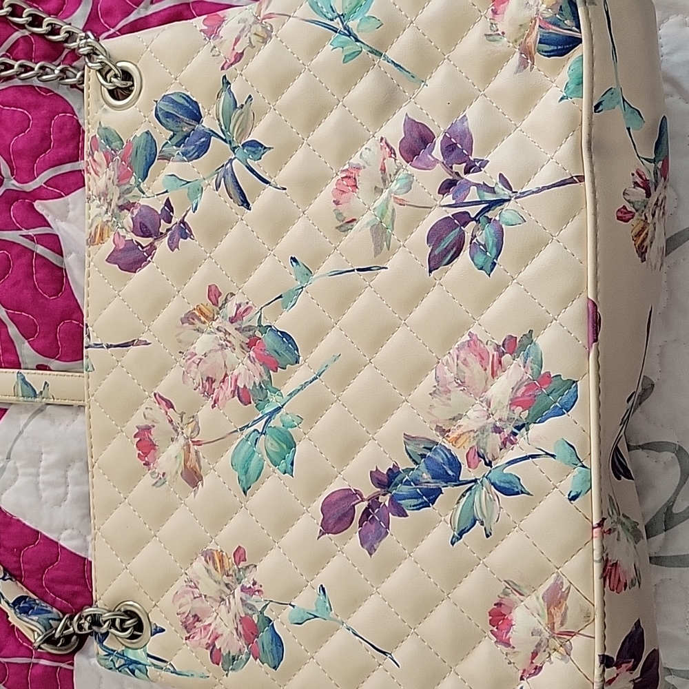 Tote - Picture 2 of 5